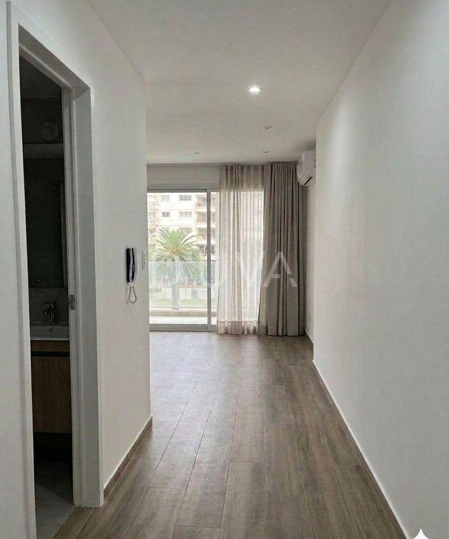 Foto de Monoambiente en primer tercer piso al frente con balcón.-//, imagen 3