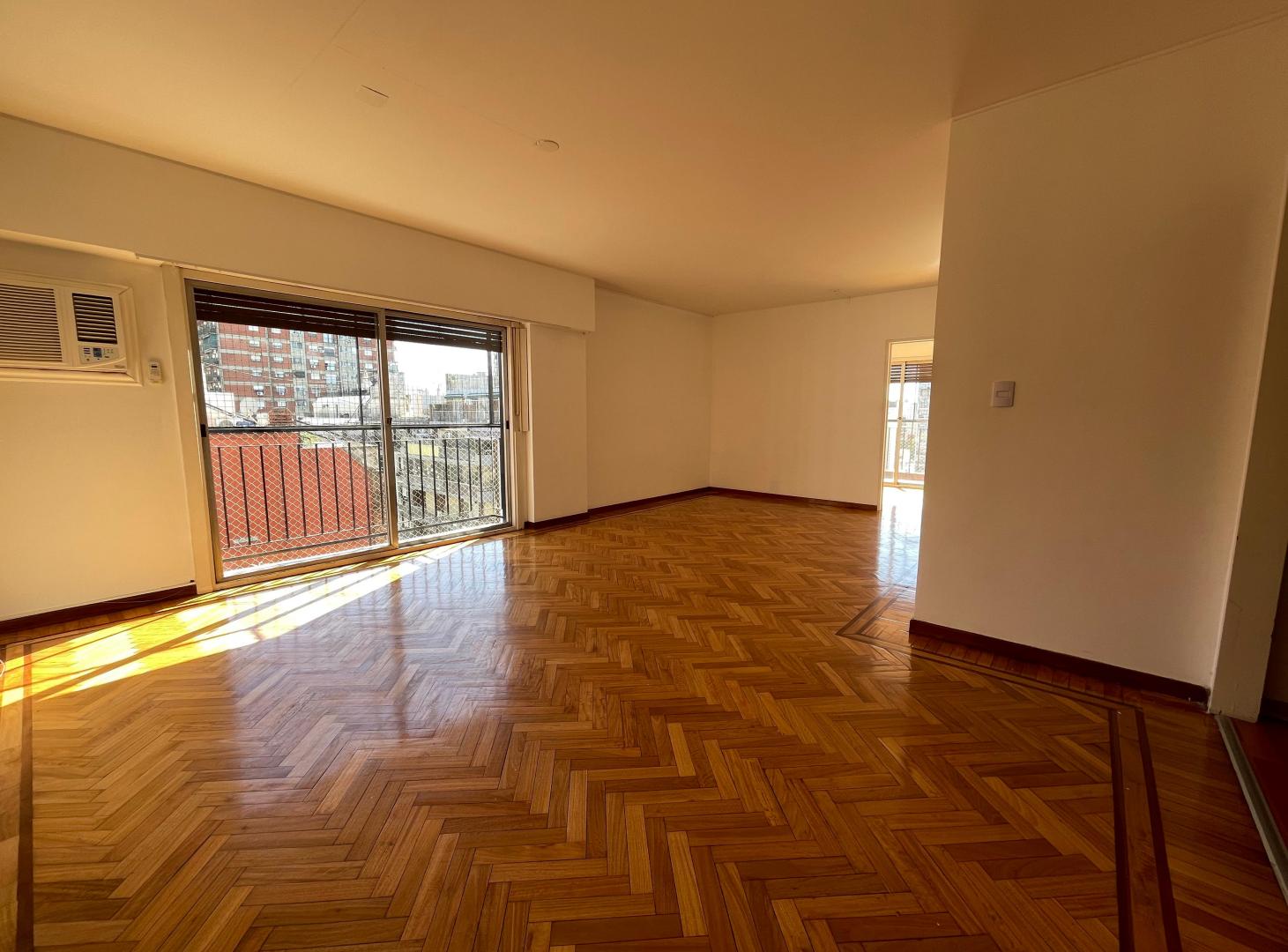 Foto de Departamento 4 Ambientes Con Cochera Dependencia Y Escritorio En, imagen 3