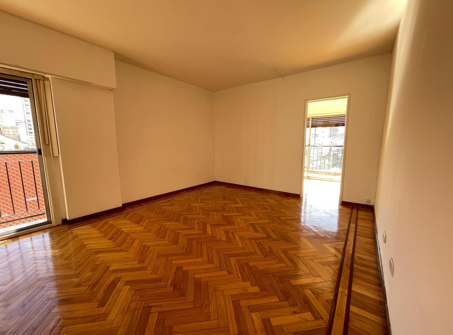 Foto de Departamento 4 Ambientes Con Cochera Dependencia Y Escritorio En, imagen 4