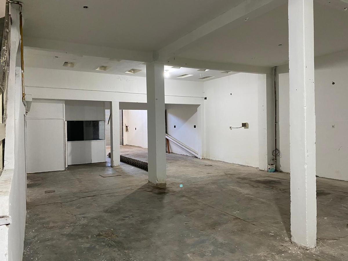 Galpón Industrial de Losa - 650 m² Cubiertos en 2 Plantas sobre Lote 10 x 33 - San Justo