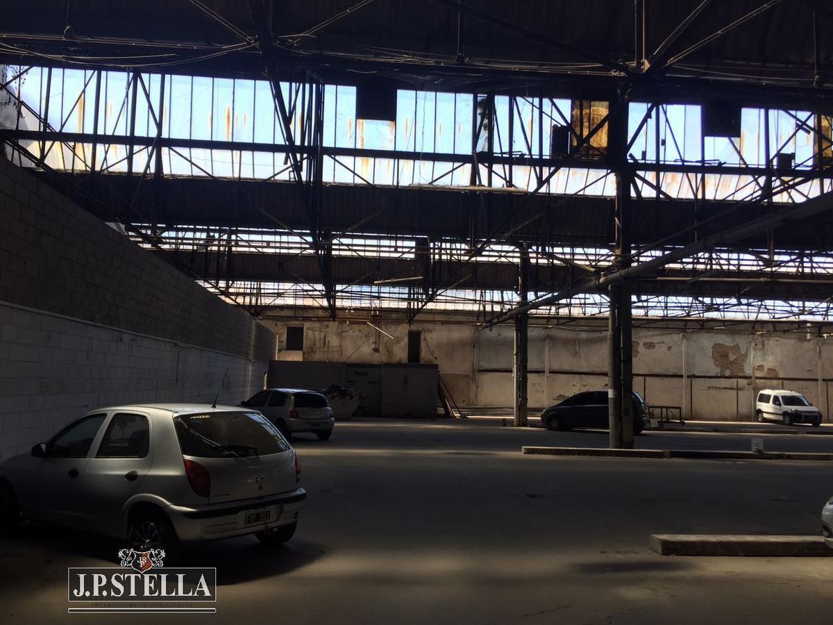 Depósito Comercial 5000 m² con Frente a 4 Calles - Lomas del Mirador 4