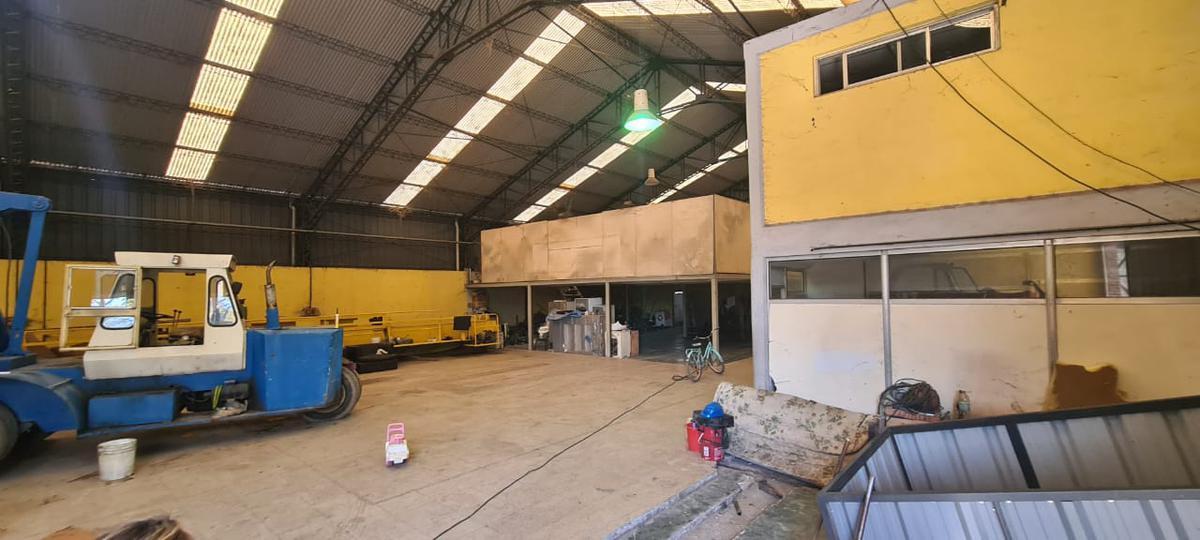 Galpón Industrial 1100 m² en Fracción 6.772 m² - Baños y Oficinas - 9 de Abril 2