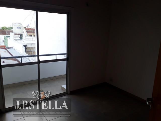 Edificio Galpon Comercial, 4 Dptos 2 Ambientes y 2 Dptos 3 Ambientes - Venta en Block - Haedo 4