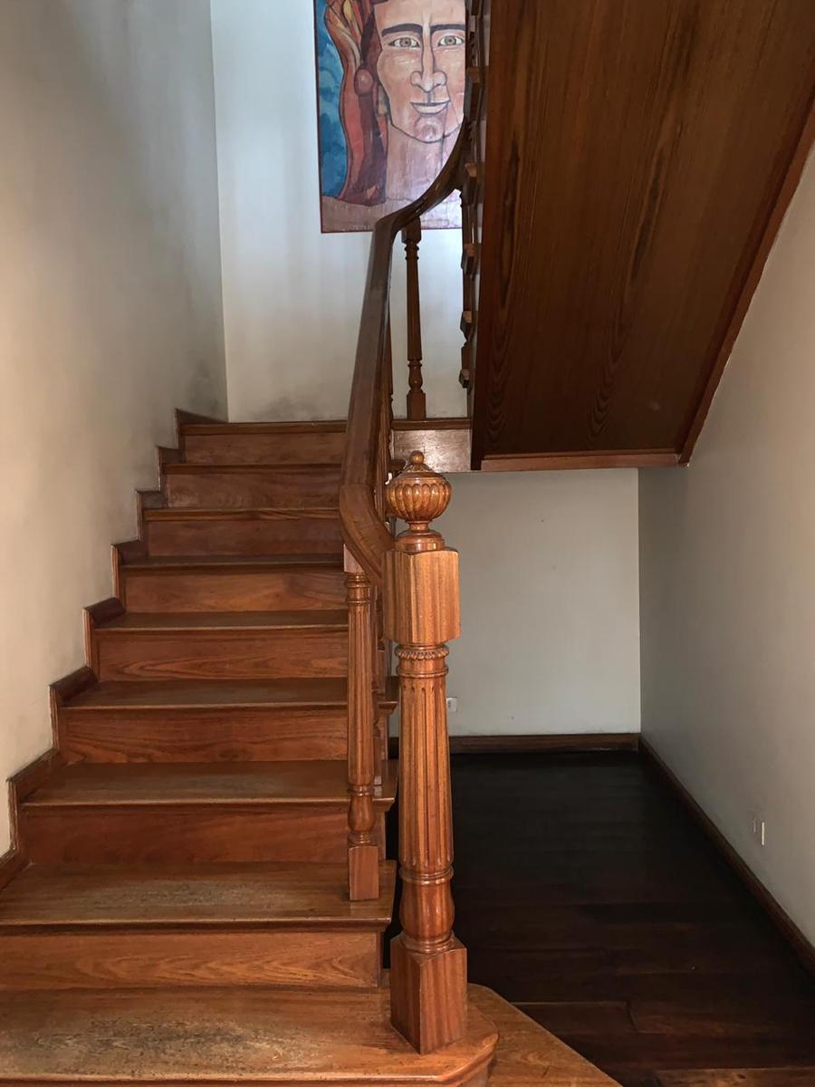 Excelente Chalet 600 m² Cub. 5 Dormitorios - Garage 4 Autos y Pileta - Castelar