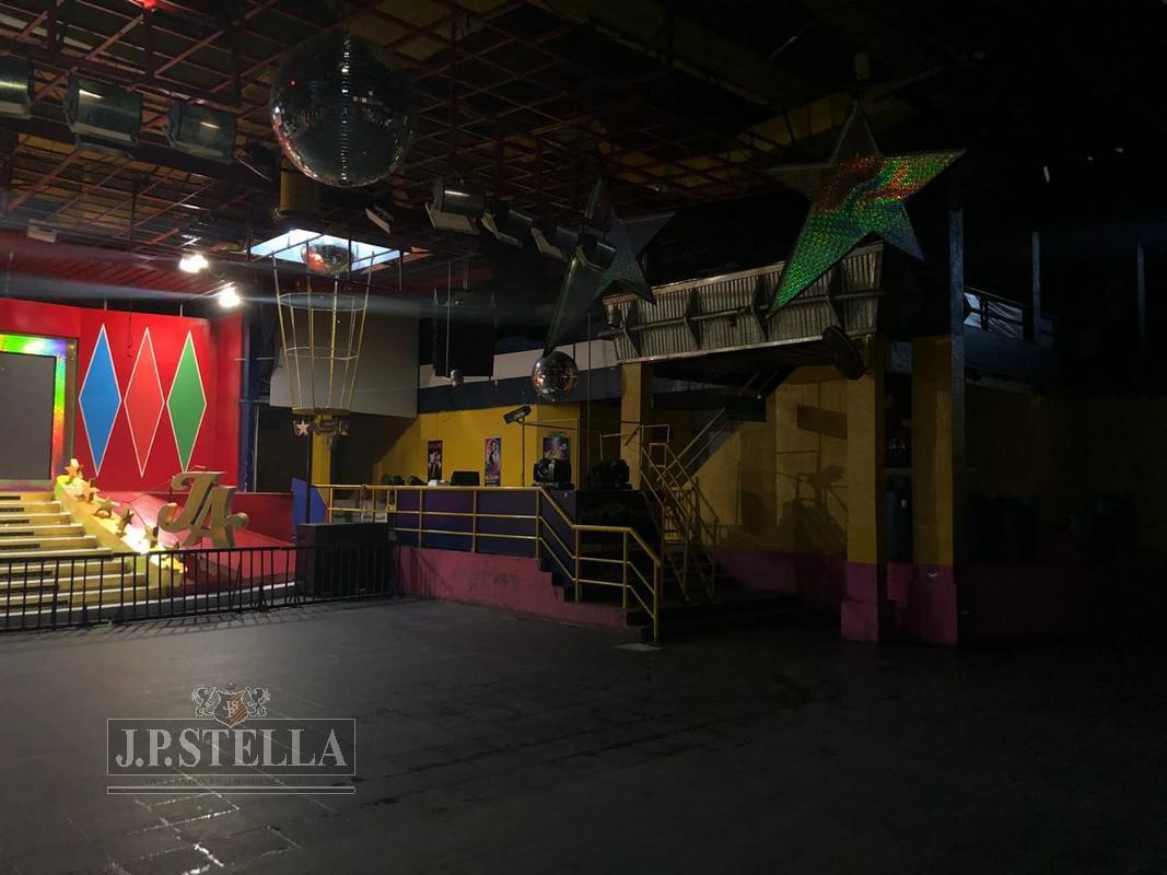 Local Comercial 3750 m² en Esquina (Ex Confitería Bailable) - San Justo