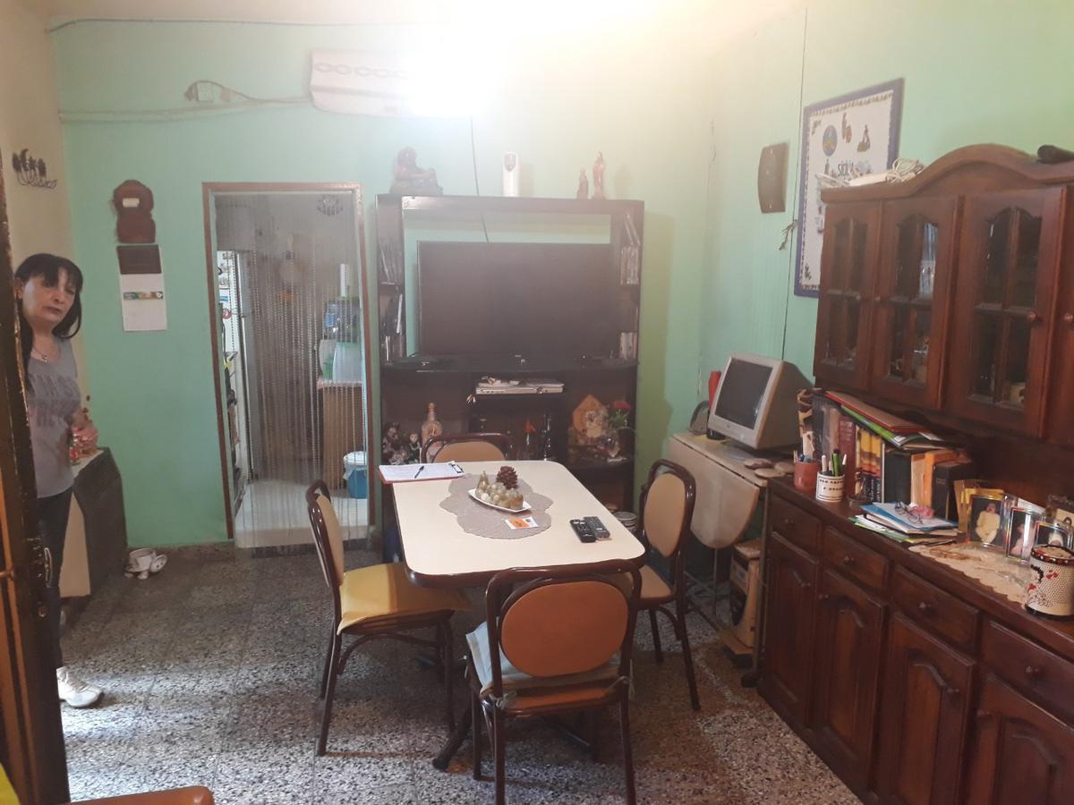 Casa 3 Amb Dpto 2 Amb c/ Entrada de Auto 136 m² Cub.- San Justo