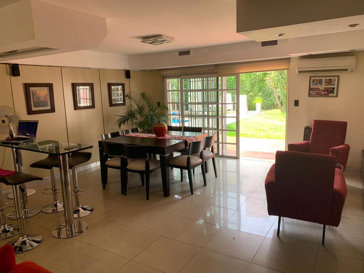 Foto de Casa 4 Ambientes 200 m² Lote lindero 337 m² con quincho y pileta, imagen 2