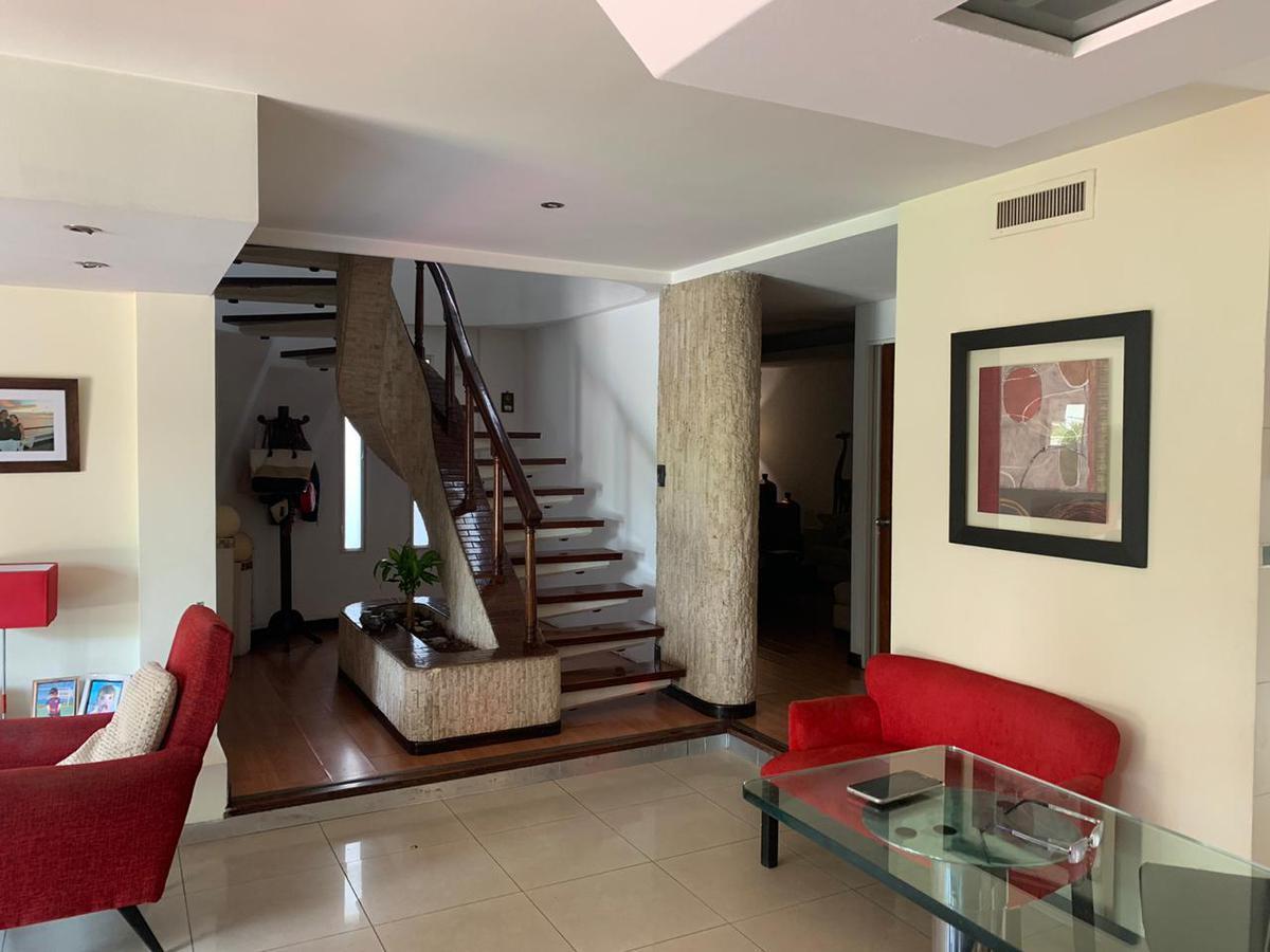 Casa 4 Ambientes 200 m² Lote lindero 337 m² con quincho y pileta - S.Justo (Ctro)