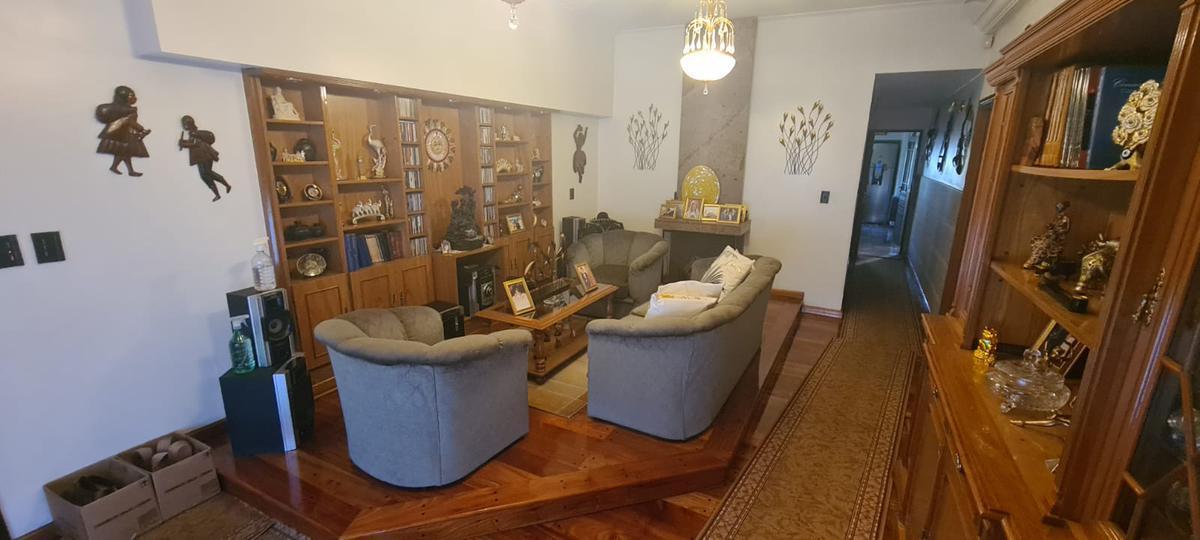 Foto de Casa 4 amb. 180 m² Cub. C/4 cocheras y Pileta - San Justo, imagen 3