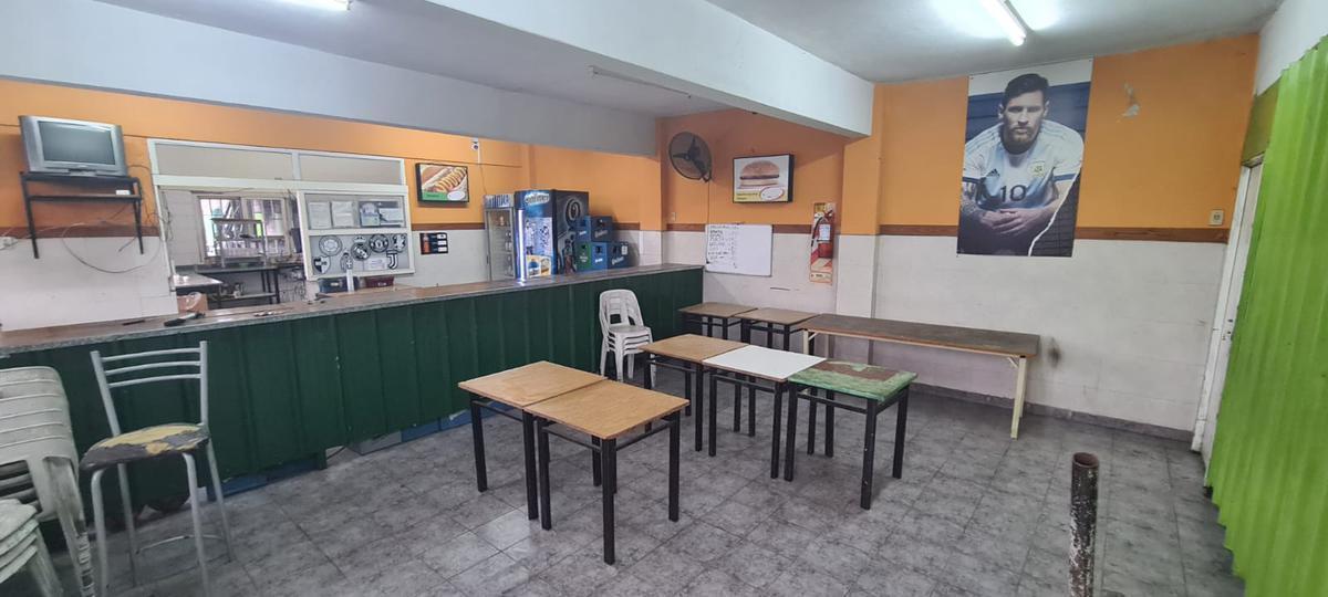 Fracción Comercial 4.463 m² - 550 m² Cubiertos - Complejo Deportivo - Villa Luzuriaga