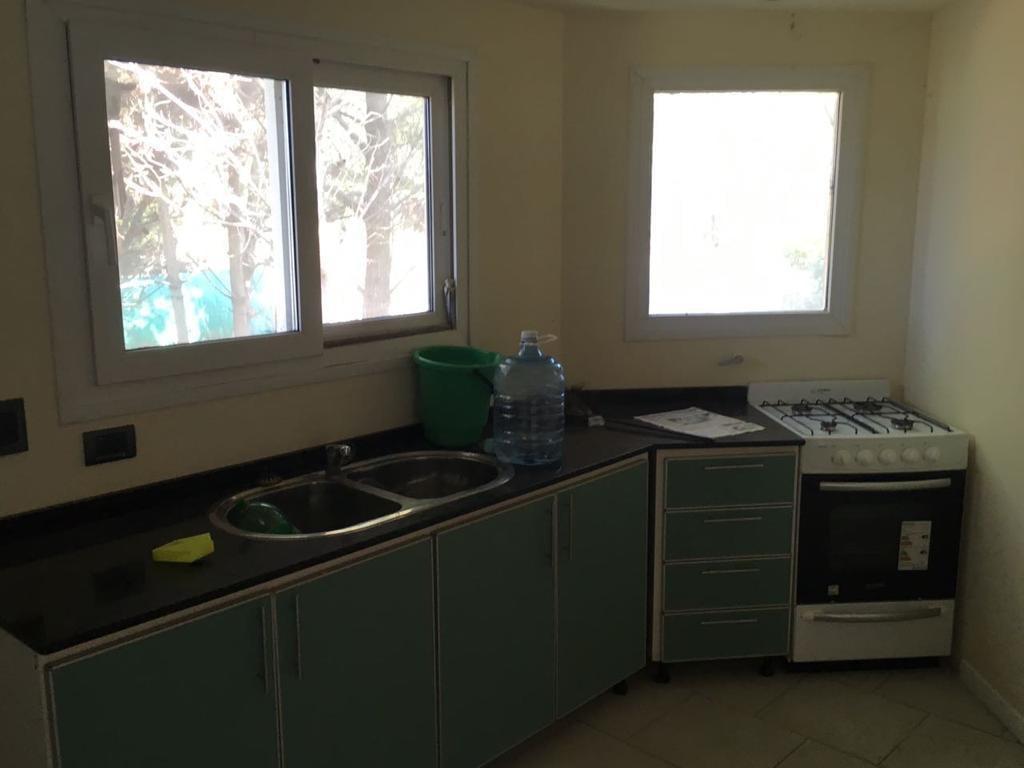 Casa 5 Amb. c/ 2 cocheras, quincho y pileta (303 m² Cub.) - Santa Teresita