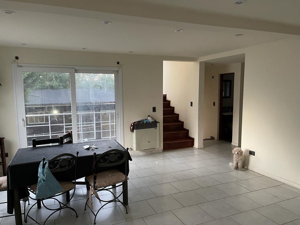 Foto de Casa 5 Amb. c/ 2 cocheras, quincho y pileta (303 m² Cub.) - Santa, imagen 4