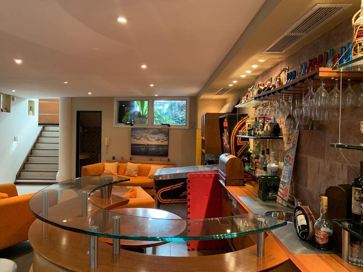 Foto de Excelente Casa 4 Ambientes c/ Cochera 306 m² Cubiertos - Parque, imagen 5