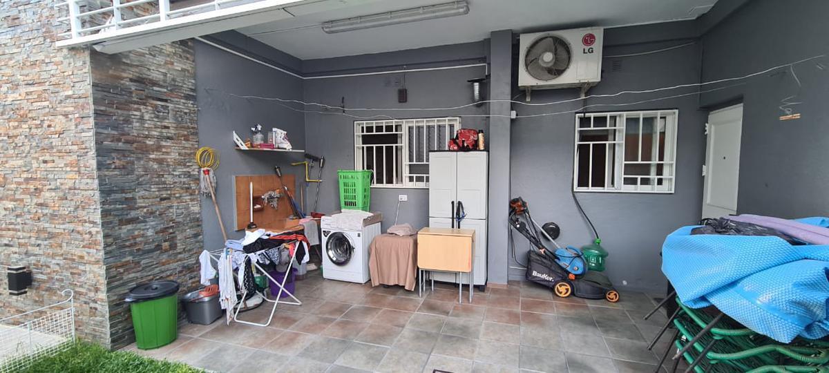 Foto de Casa 4 Amb. C/ Garage, Quincho y Pileta Climatizada - Ramos Mejia, imagen 2