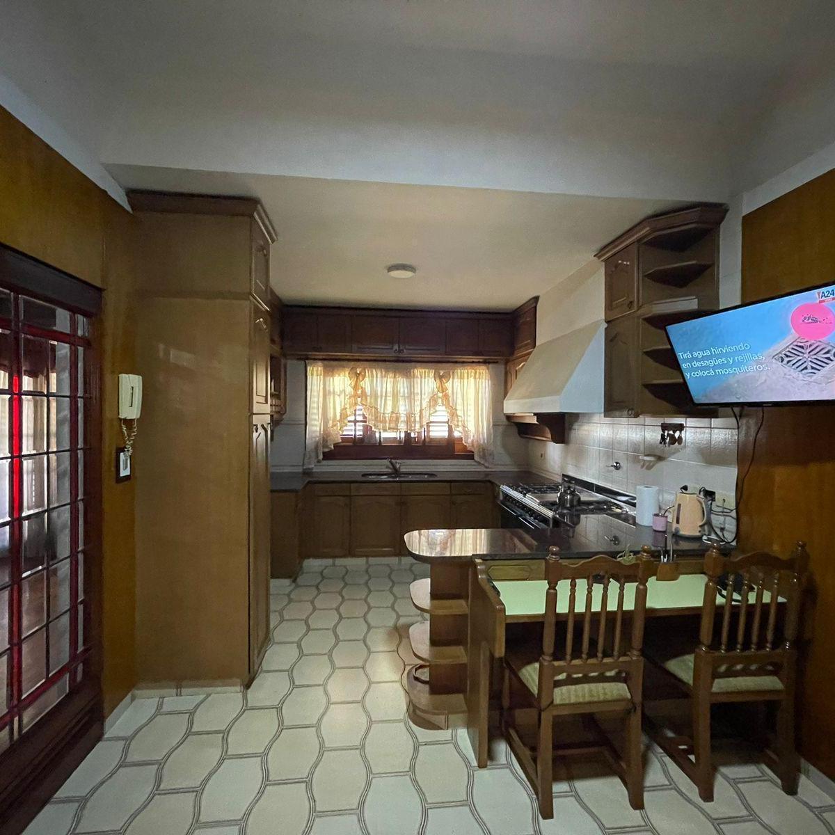 Casa 5 Amb. C/ Cochera 275 m² Edificados - Villa Luro 2