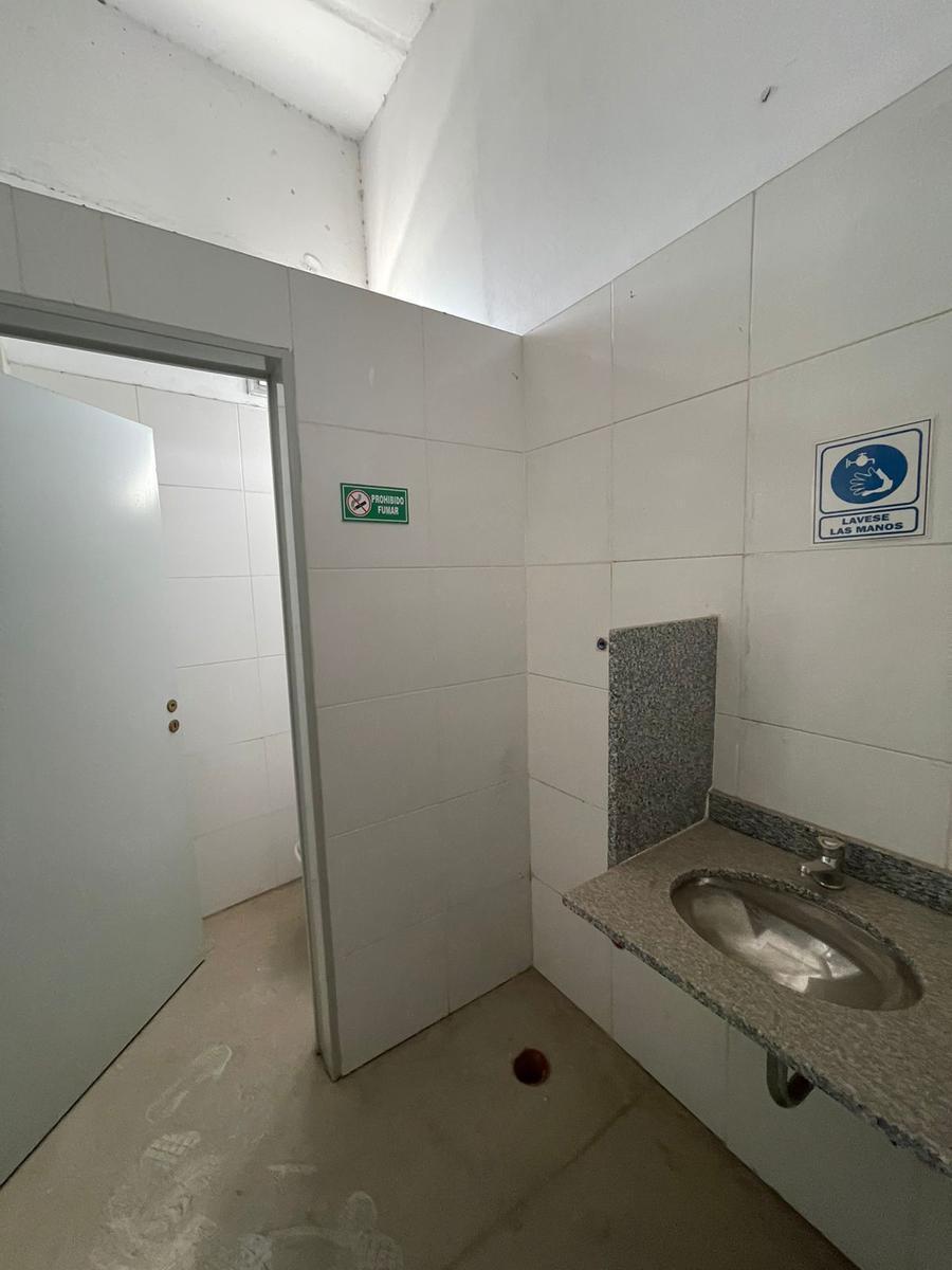 Salon/depósito 2084 m² en Planta Alta C/ Playa de Estacionamiento - Moreno 3
