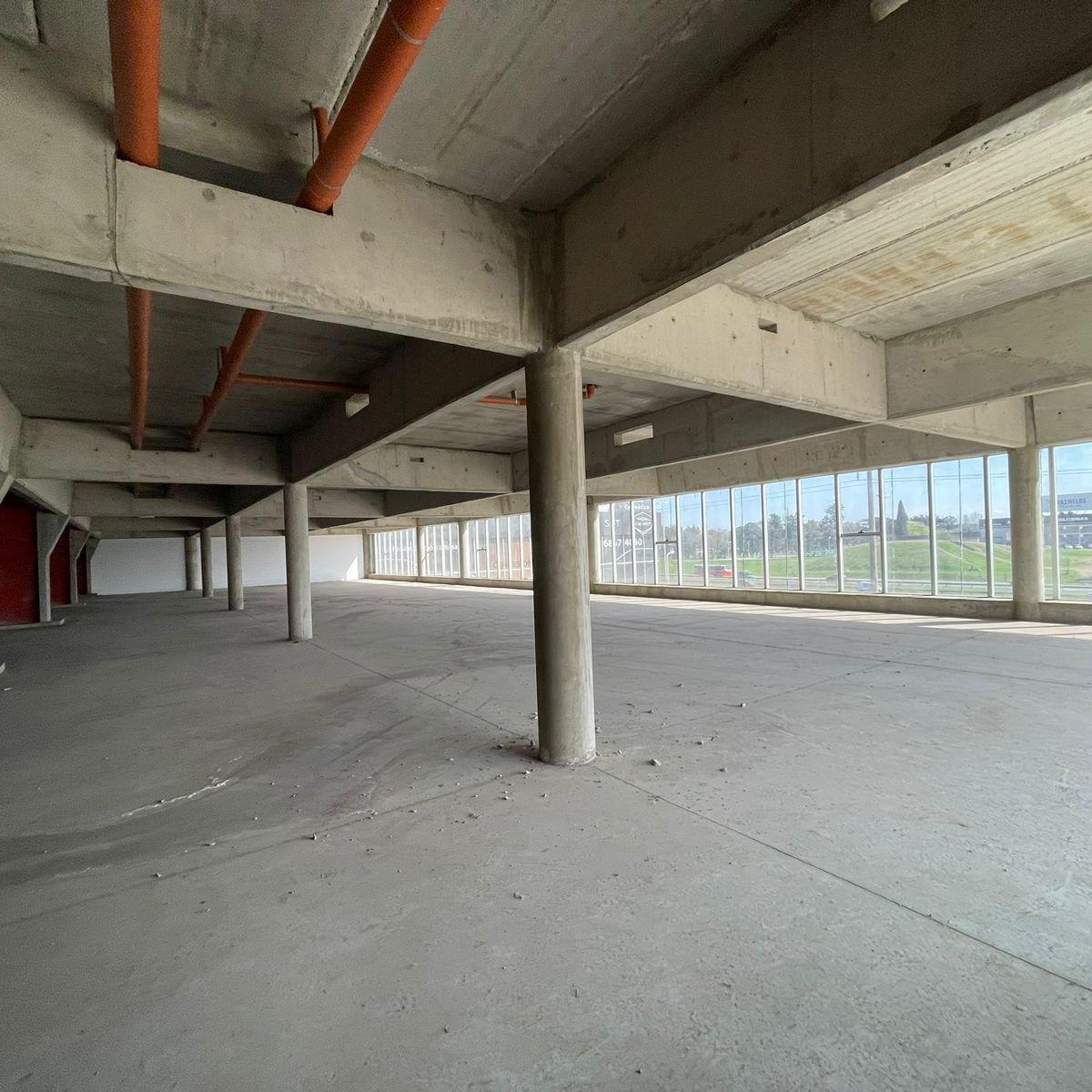 Salon/depósito 2084 m² en Planta Alta C/ Playa de Estacionamiento - Moreno 2