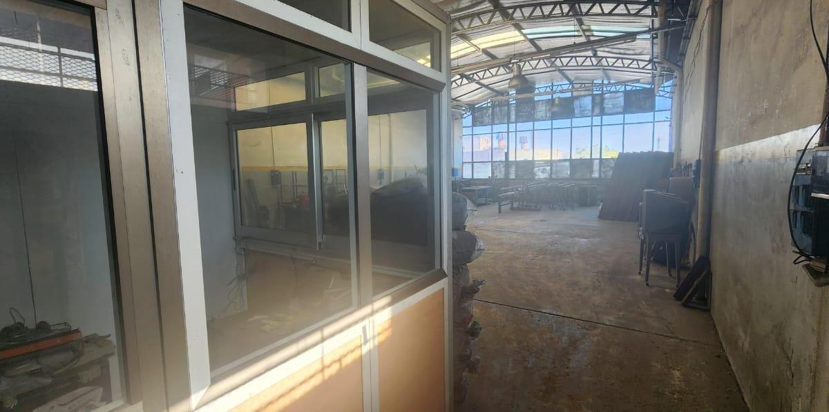 Galpón 700 m² Comercial E Industrial S/Av y Salida a Calle Lateral - Villa Madero 5