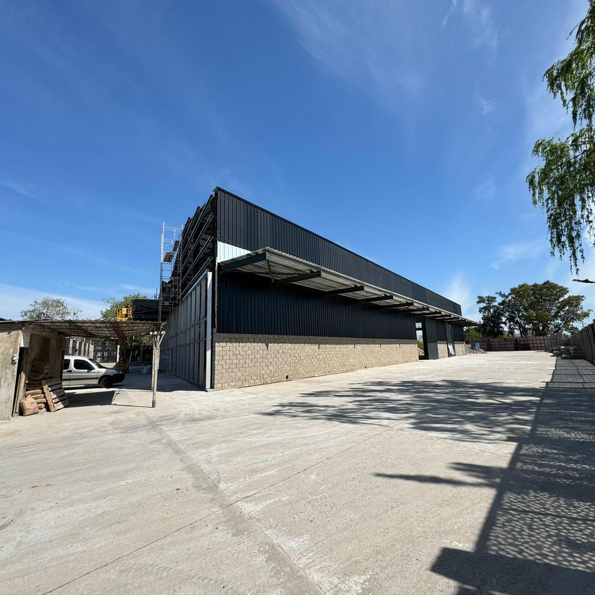 Galpón 3000 m² Edif. S/ Fracción 8.700 m² - Ezeiza 1
