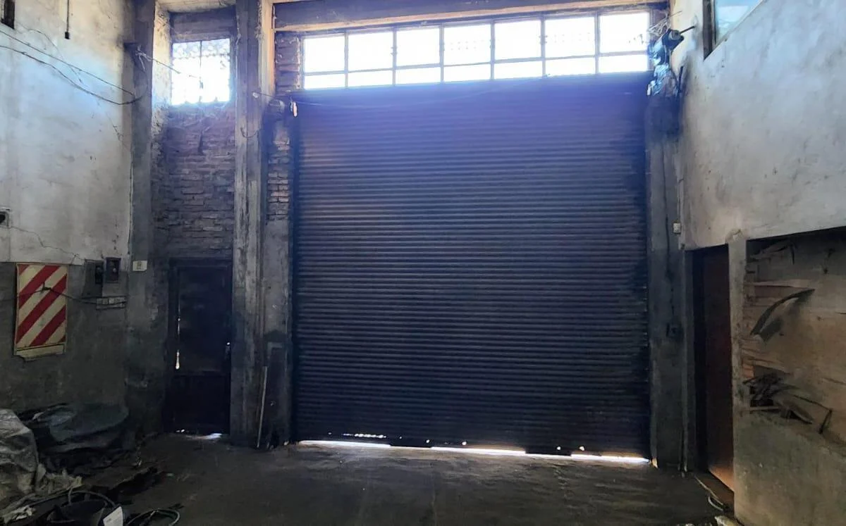 Galpón de Losa C/ Local Comercial 501 m² - Isidro Casanova 1