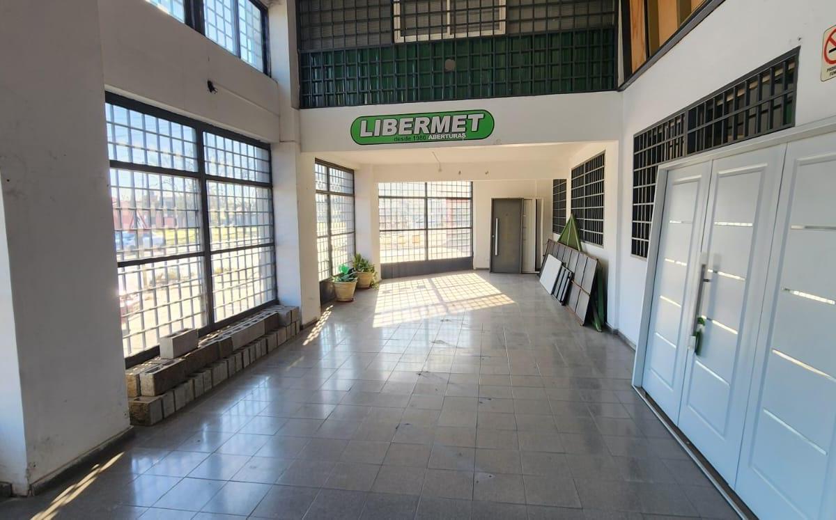 Foto de Local Comercial en Esquina 1091 m² s/ 3 Lotes - Libertad, imagen 4
