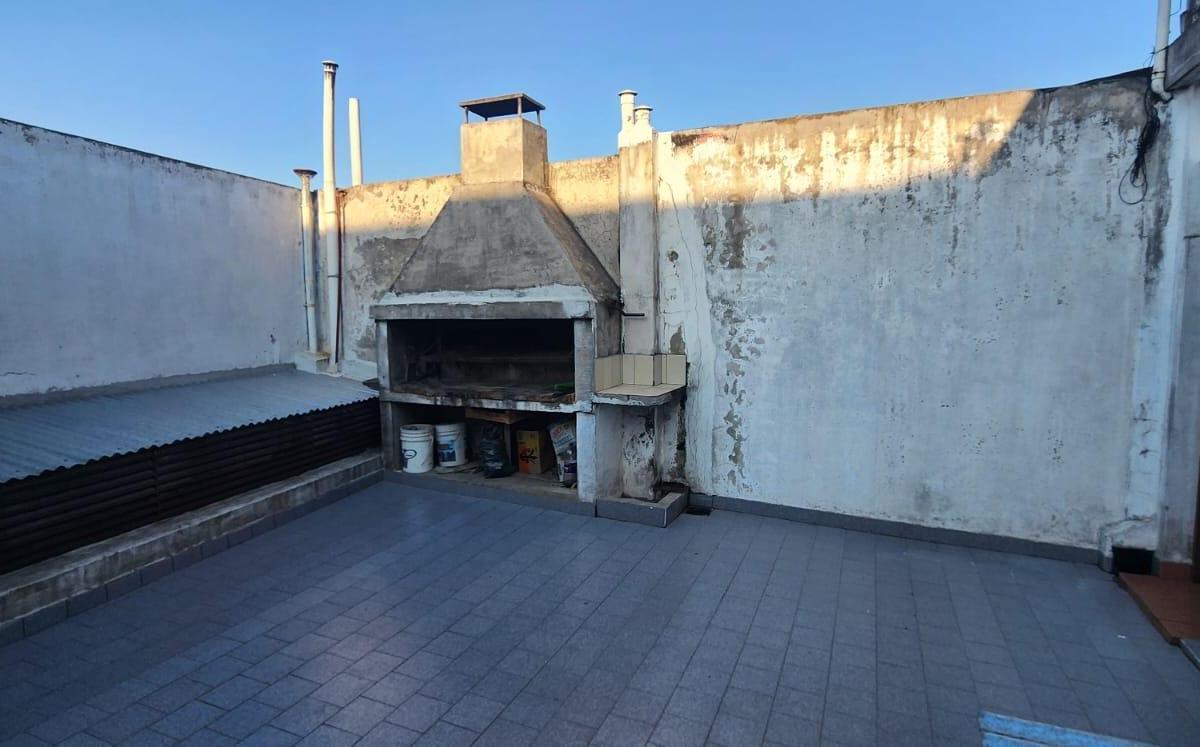 Local 323 m² y 4 Dptos 3 Amb Cada Uno en Pa (Venta en Block) - Villa Luzuriaga 3