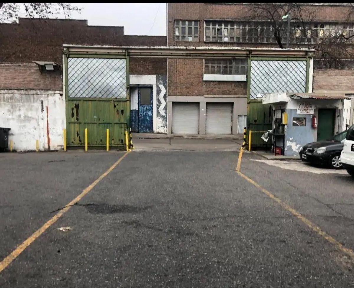 Galpón 6.000 m² S/ Fracción de 9.000 m² C/frente a 3 Calles - Barracas 3