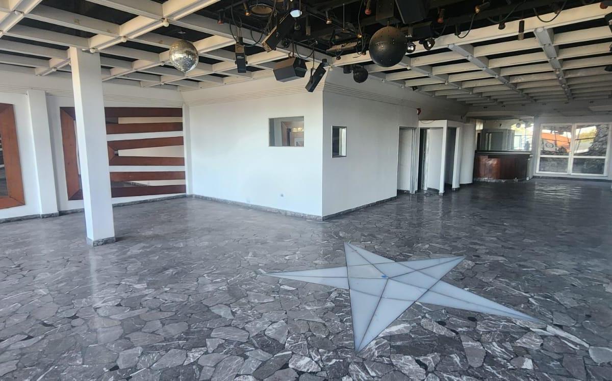 Foto de 2 Salones de 200 m² en Planta 1er y 2do Piso S/ colectora Gral. Paz (en, imagen 2