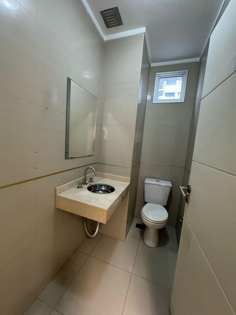 Foto de Edificio Comercial de 11 pisos y 2 niveles de cocheras (14) 2938 m², imagen 3