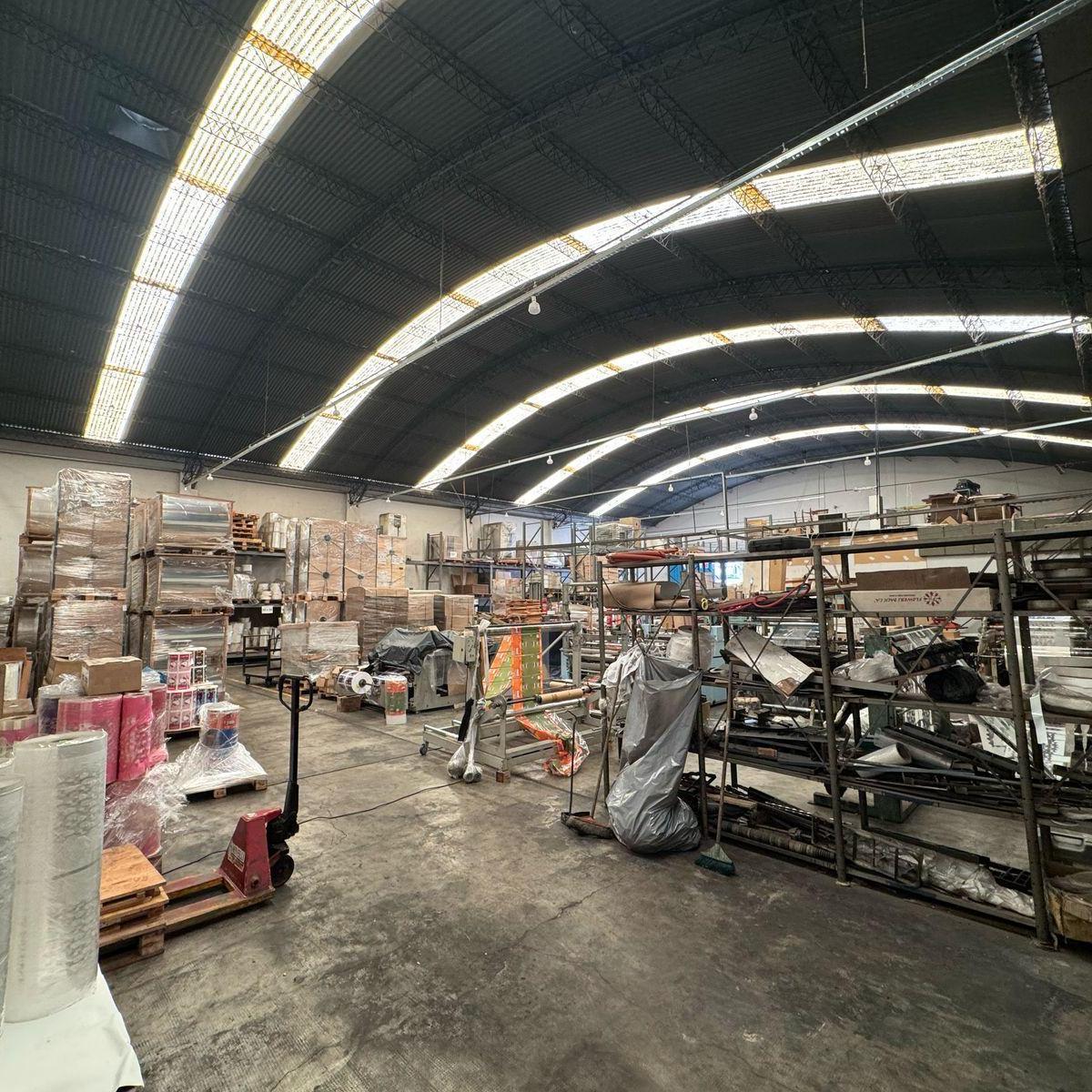 Galpón Industrial de 1100 m² Edificados - La Tablada 1