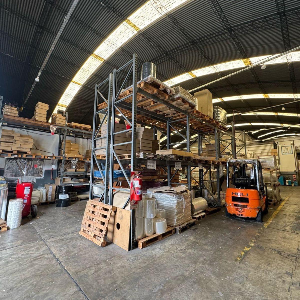 Galpón Industrial de 1100 m² Edificados - La Tablada 5