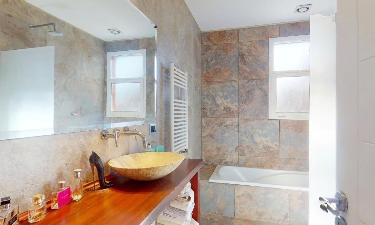 Foto de Casa 4 amb. - 253 m² Edif - Lote 2004 m² - CC Santa Irene, imagen 4