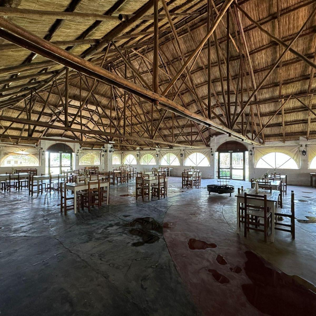 Campo / Fracción Comercial 12 Ha y 3650 m² Edif. (4 Casas y Galpones) S/ Rn 5 - Olivera 2