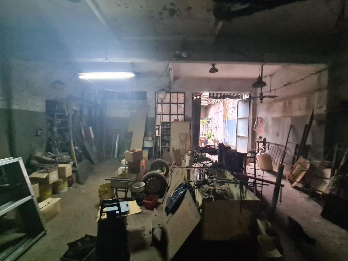 Galpón y 3 Dptos S/ Lote 384 m² - 659 m² Cub. - Barracas 1