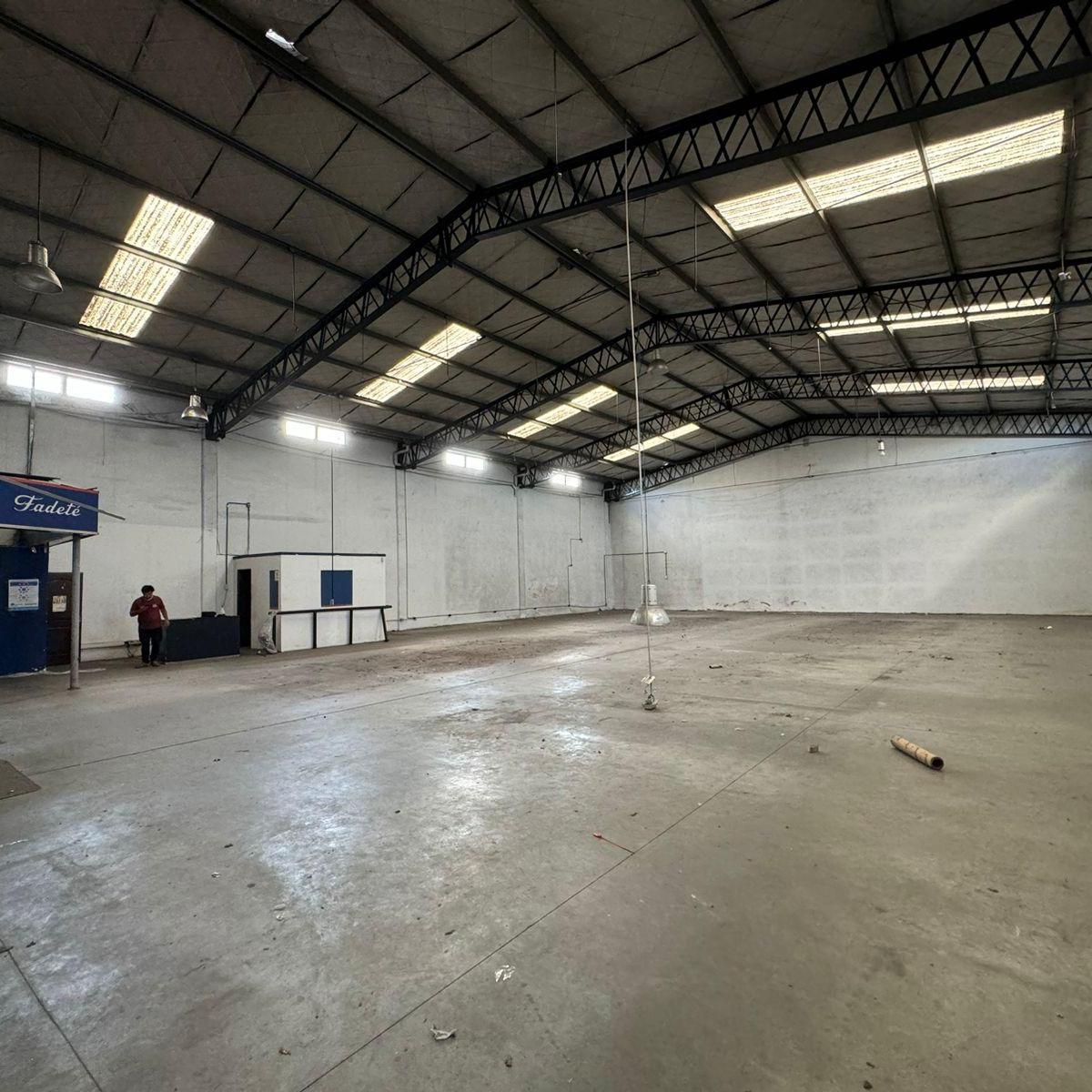 Galpón Comercial S/ Av 627 m² Cub. - Haedo 4