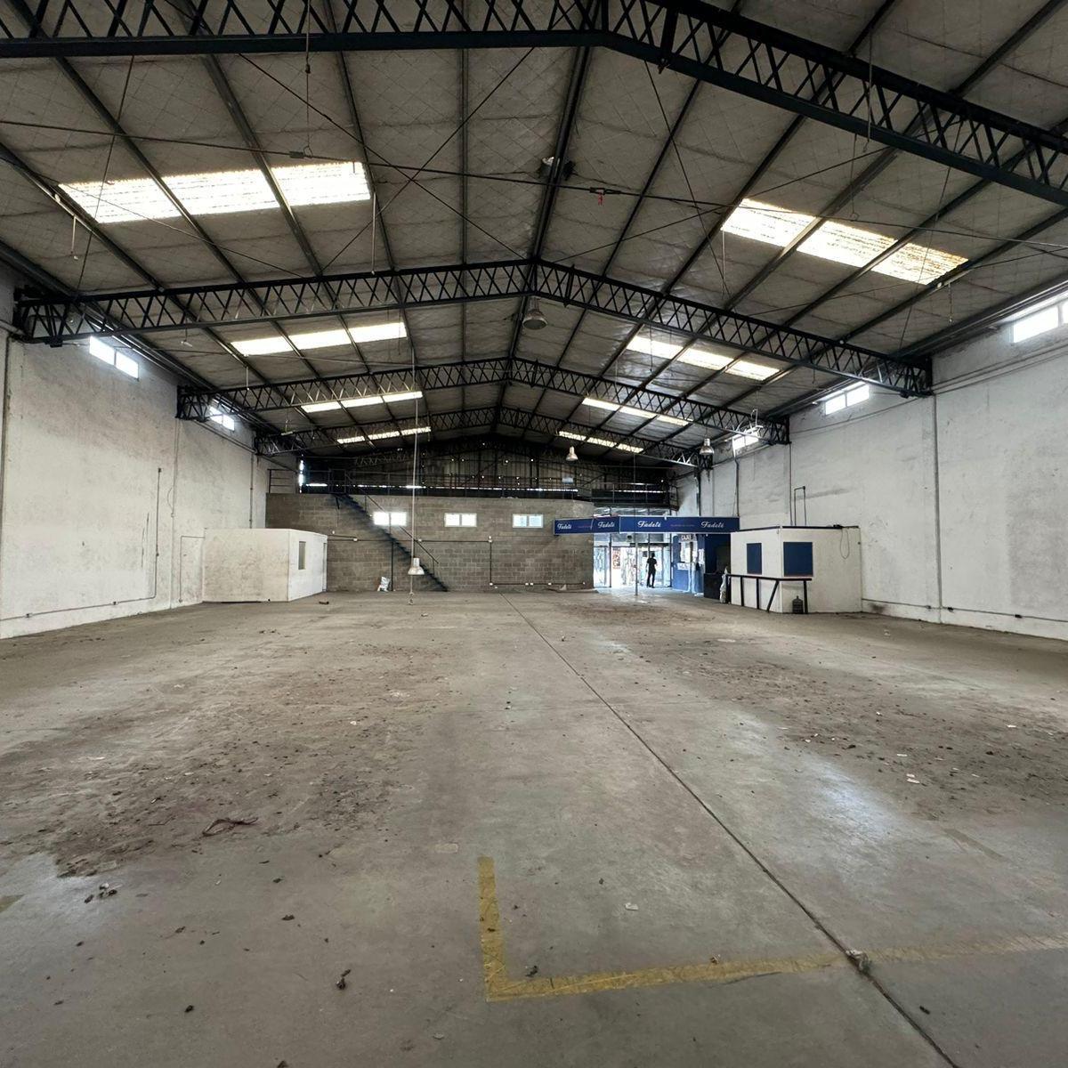 Galpón Comercial S/ Av 627 m² Cub. - Haedo 1