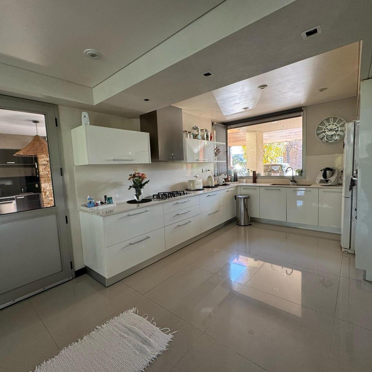 Casa 5 Amb - 445 m² Cub C/ Pileta - Barrio Priv San Patricio 3