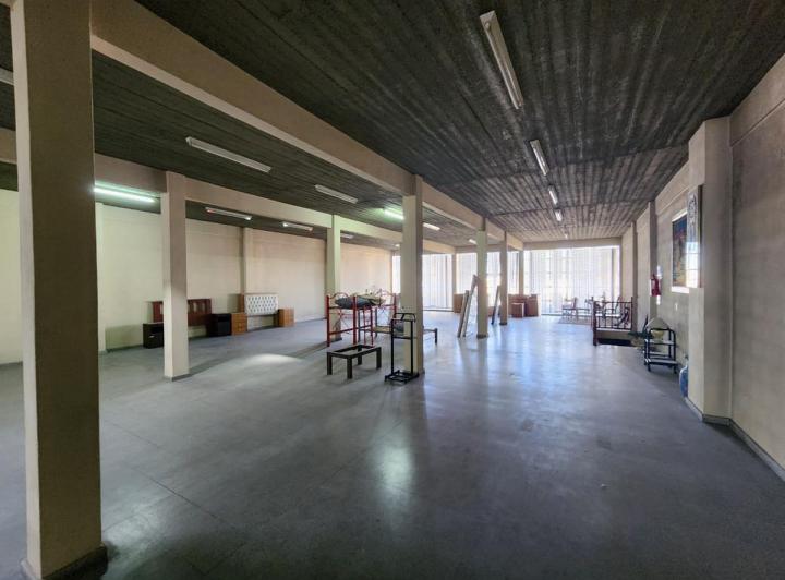 Foto de Salon Comercial de Losa en Planta Alta 389 m² Cub. (No posee baños) - Isidro Casanova, imagen 1