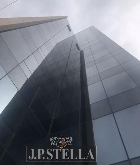 Oficina 45 m² Cub. con cochera en piso 12 - S.Justo (Ctro)