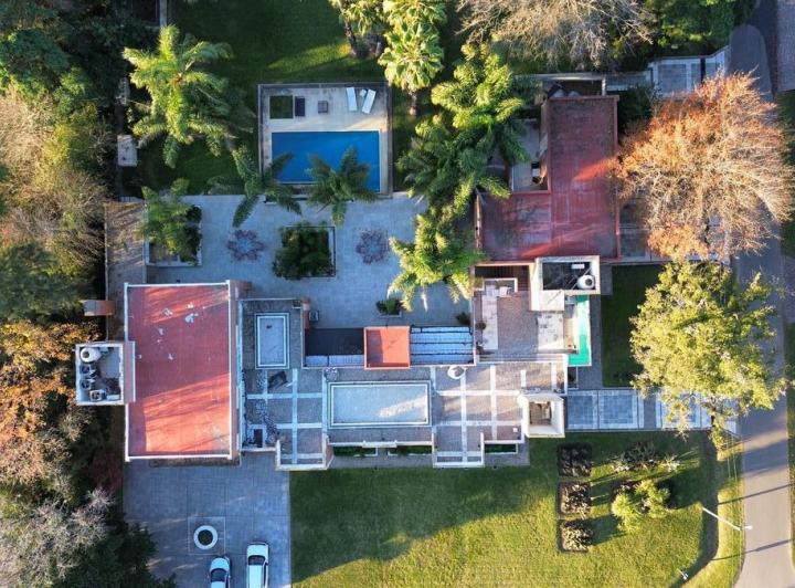 Excelente Casa 12 ambientes - 825 m² Edificados s/ 3700 m² de lote - San Diego C.C 2