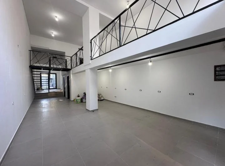 Local Comercial 125 m² refaccionado a nuevo, S/ peatonal y frente a la plaza - San Justo (Centro) 2