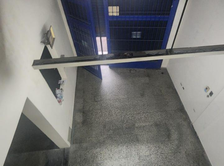 Local Comercial s/ Avenida 110 m² - San Justo 4