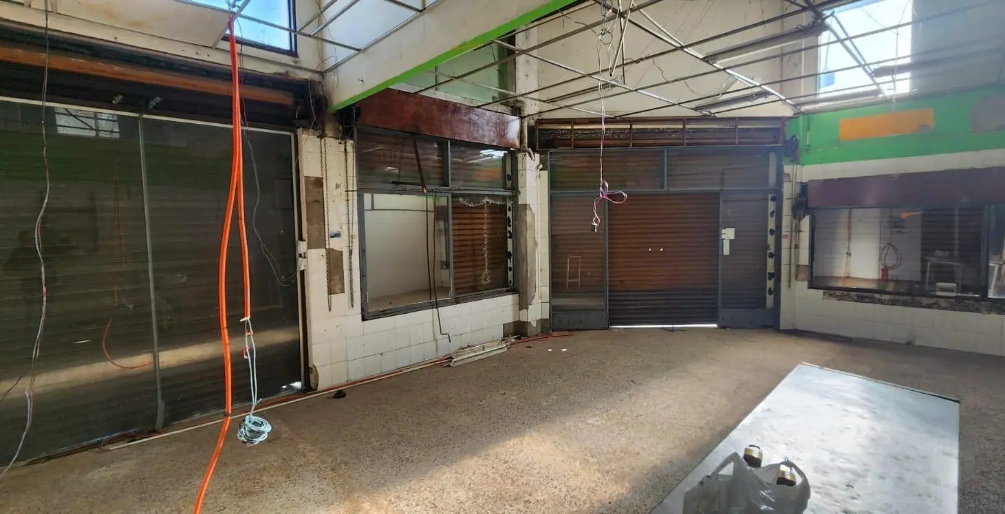 Local Comercial 300 m² en Esquina - San Justo 4