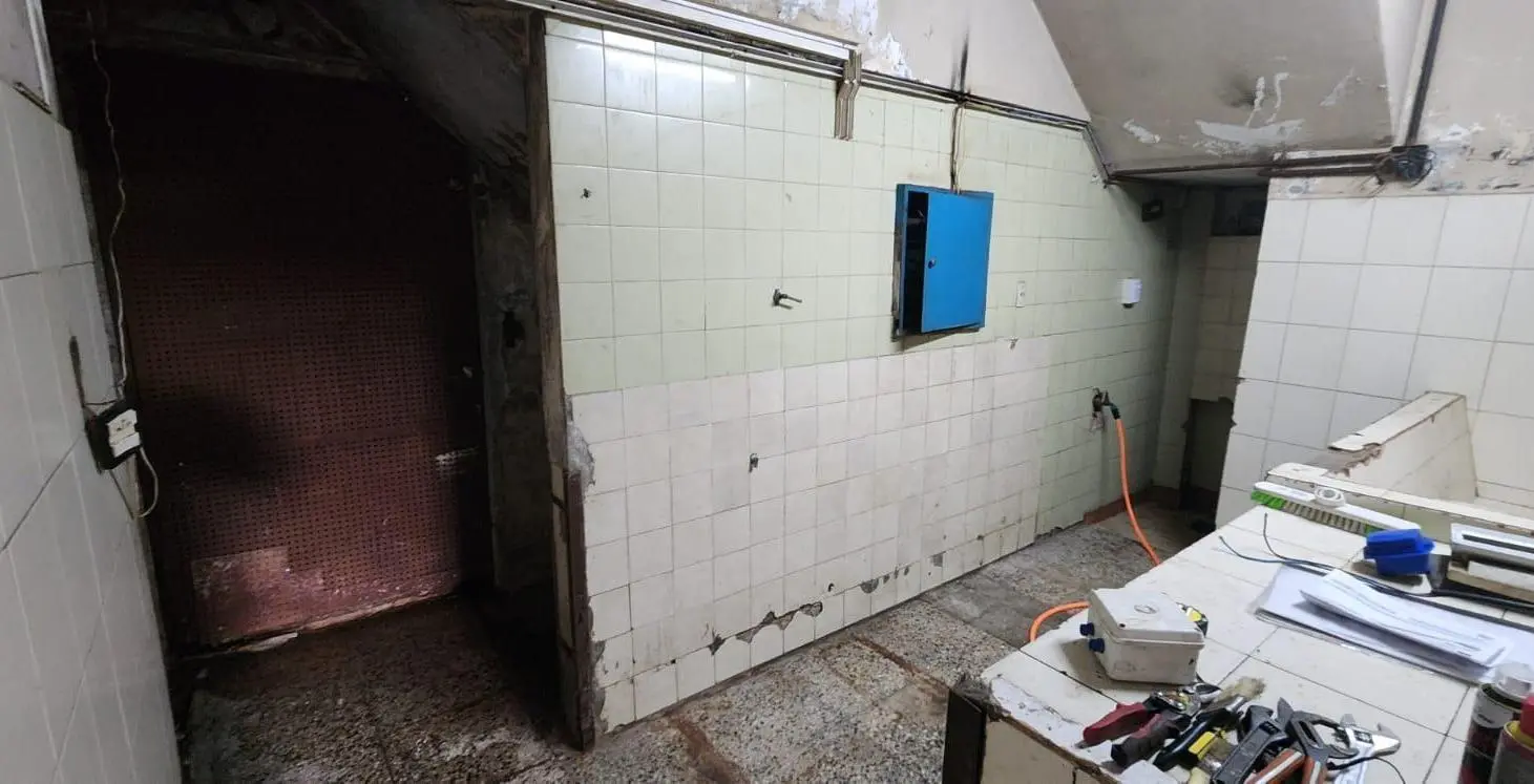 Local Comercial 300 m² en Esquina - San Justo 5