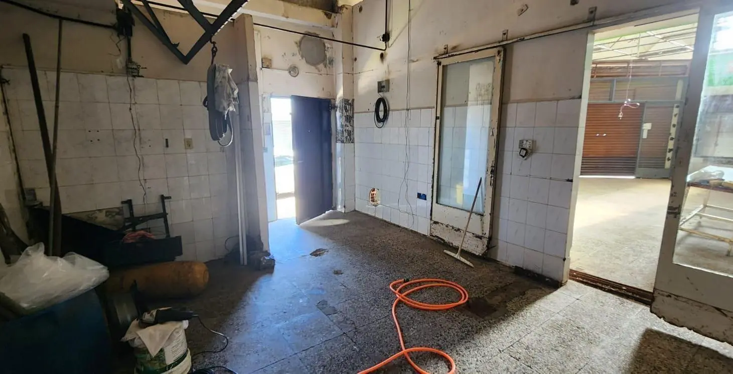 Local Comercial 300 m² en Esquina - San Justo 4
