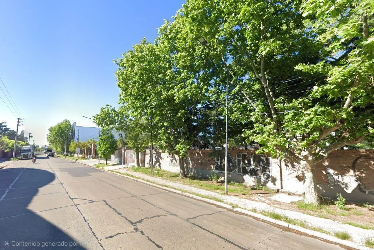 Fracción Industrial 8.843 m² c/ Galpón 1260 m² y Vivienda 7 amb 312 m² - Loma Hermosa 2