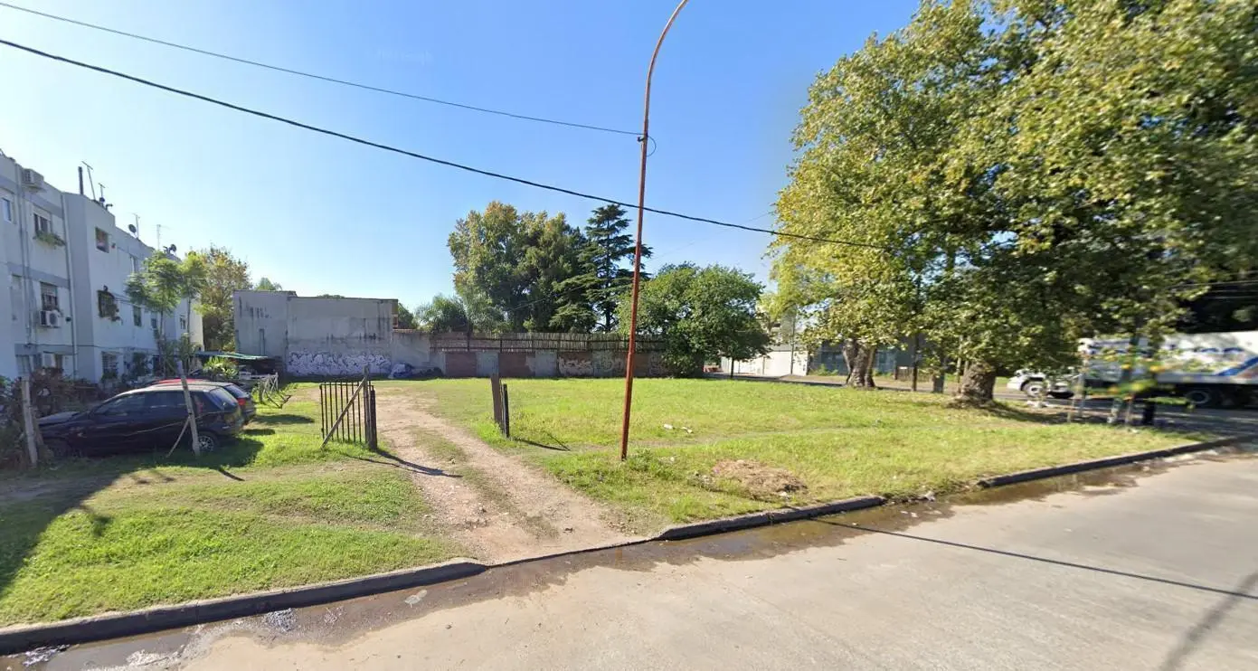 4 Lotes en Block 1065 m² en esquina - Villa Luzuriaga 5