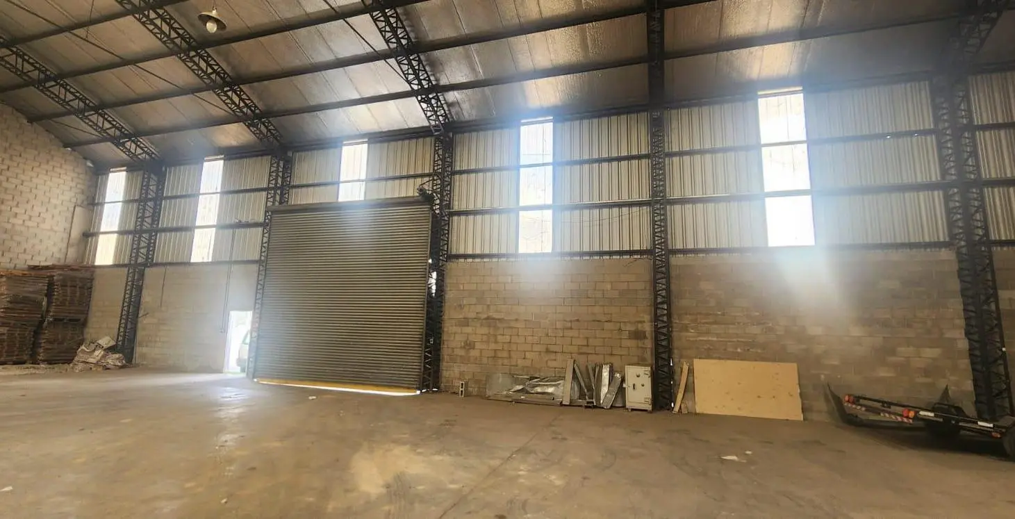 Galpón Industrial 1800 m² en Parque Industrial Moron - Haedo 2
