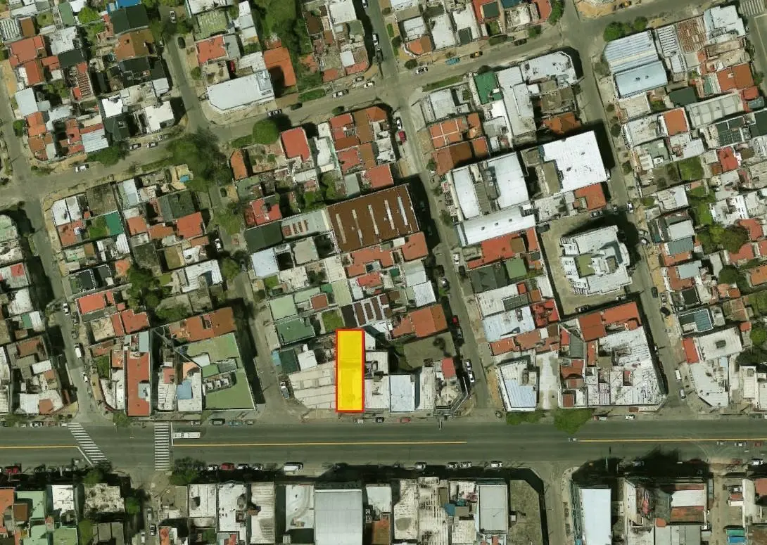 Excelente Local 240 m² s/ Avenida - Oficina y 2 Baños - Lomas Del Mirador 2