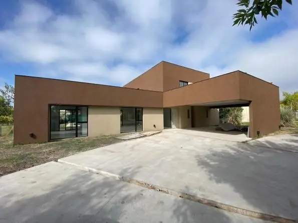 Casa 4 AMB C/ 2 Cocheras y Pileta - IDEAL INVERSOR - Terravista 3